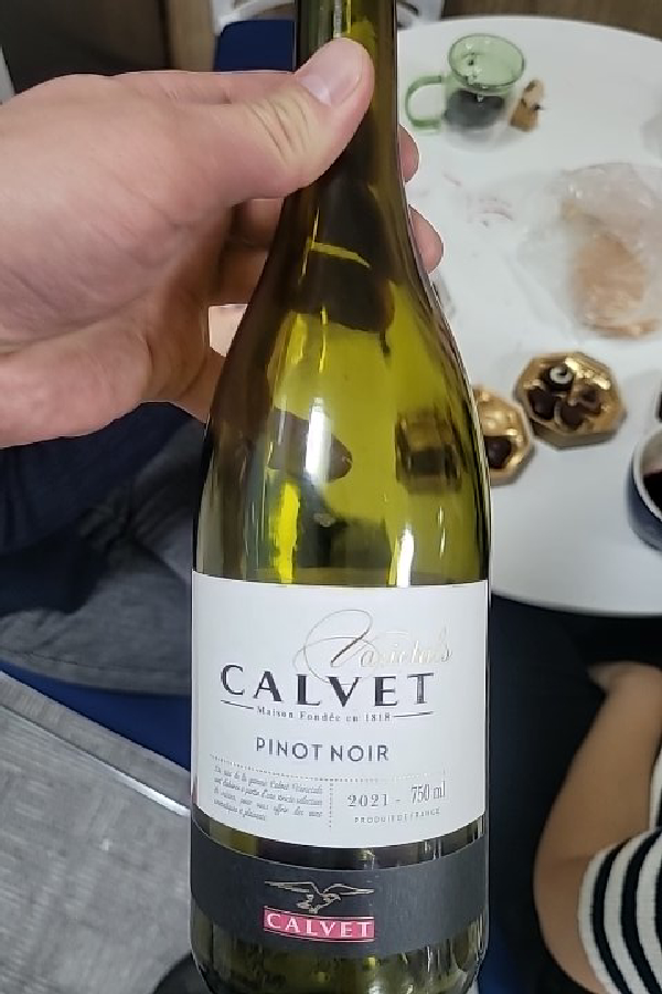 Calvet Pinot Noir - Image 1