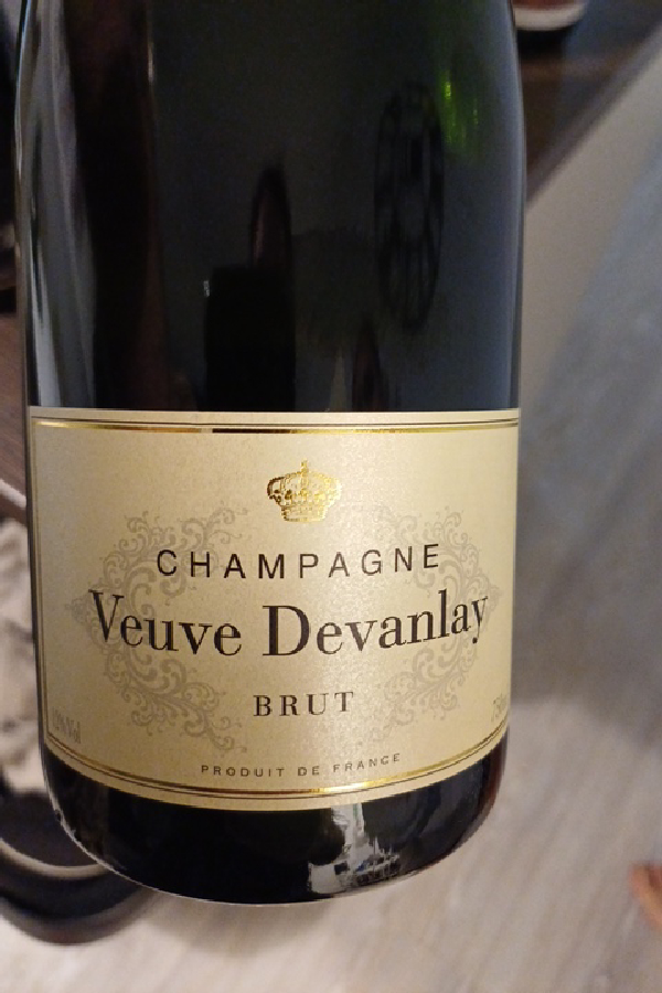 Champagne Veuve Devanlay Brut - Image 1