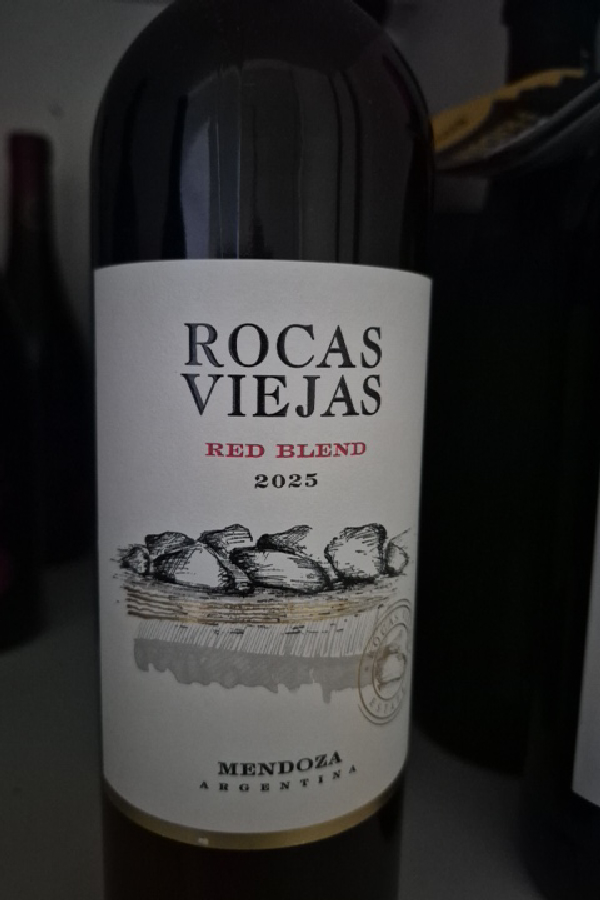 Rocas Viejas Red Blend - Image 1