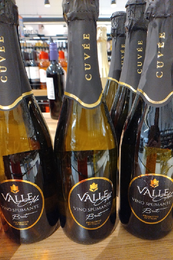 Valle Calda Vino Spumante Brut - Image 1