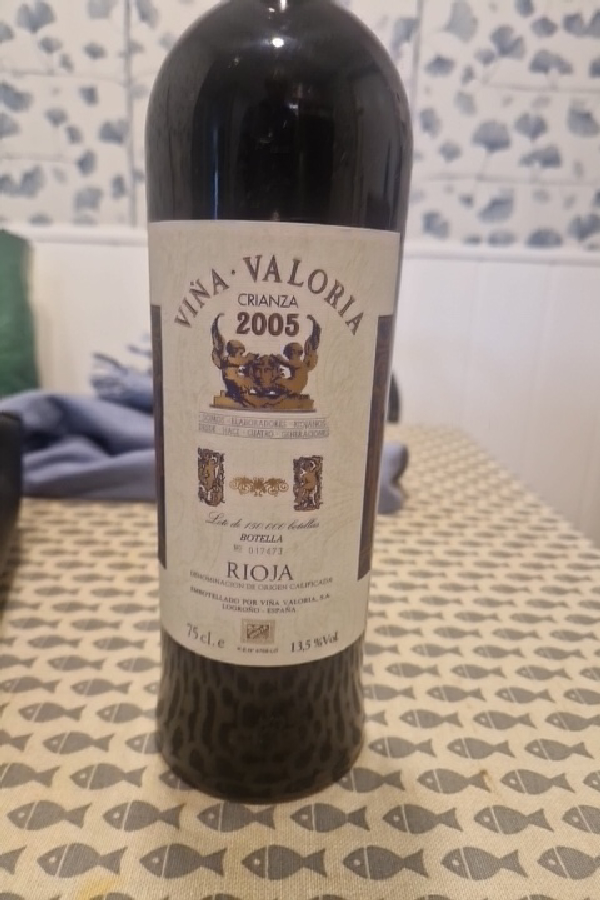 Viña Valoria Crianza - Image 1
