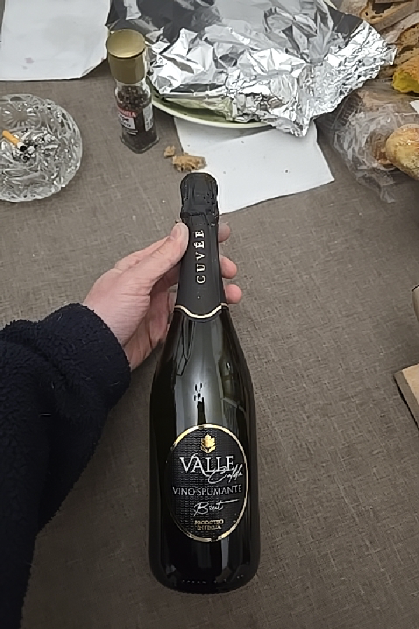 Valle Calda Cuvée Spumante Brut - Image 1