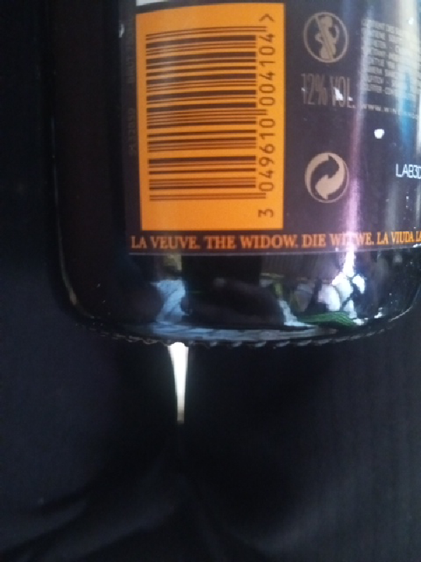 Veuve Clicquot Ponsardin Brut (Carte Jaune) - Image 1