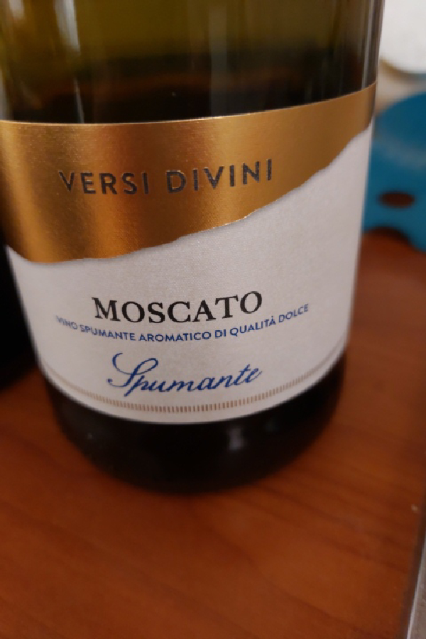 Versi Divini Moscato Vino Spumante Aromatico di Qualità Dolce - Image 1