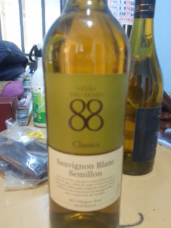 88 Classics Sauvignon Blanc Semillon - Image 1