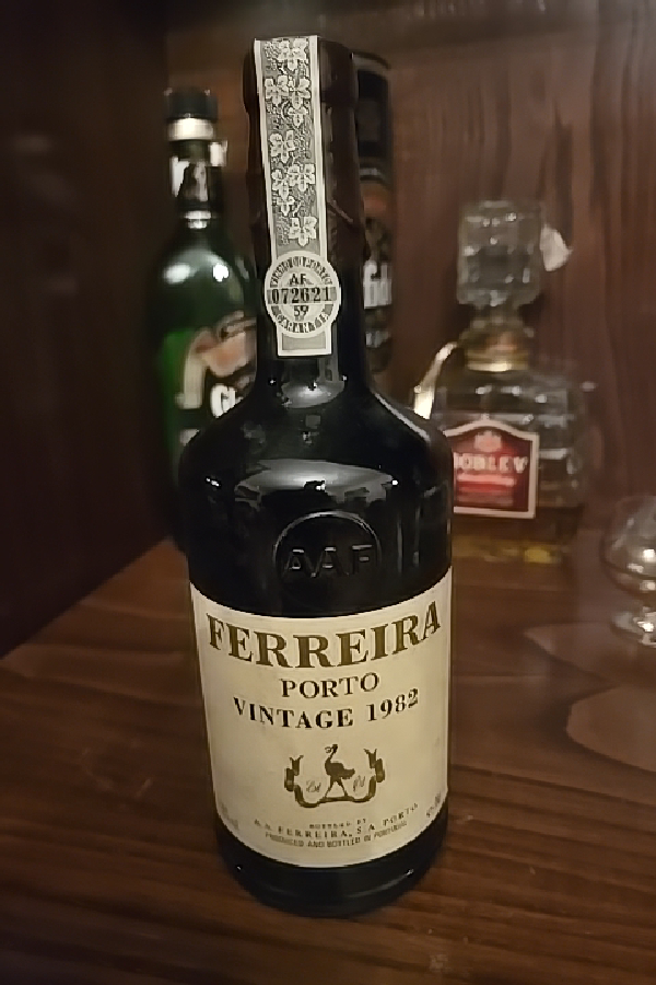 Ferreira Vintage Port 1982 - Image 1