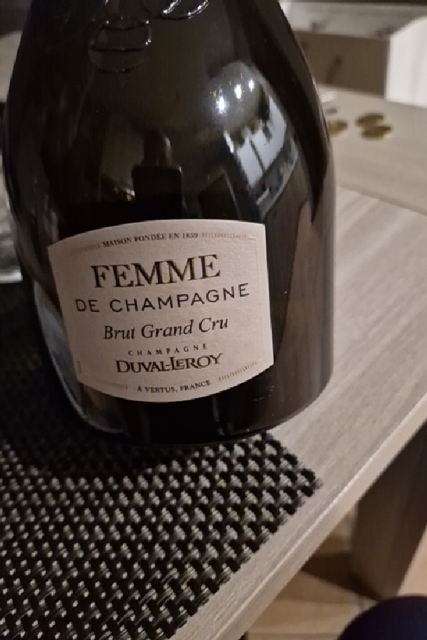 Femme de Champagne Brut Grand Cru - Image 1
