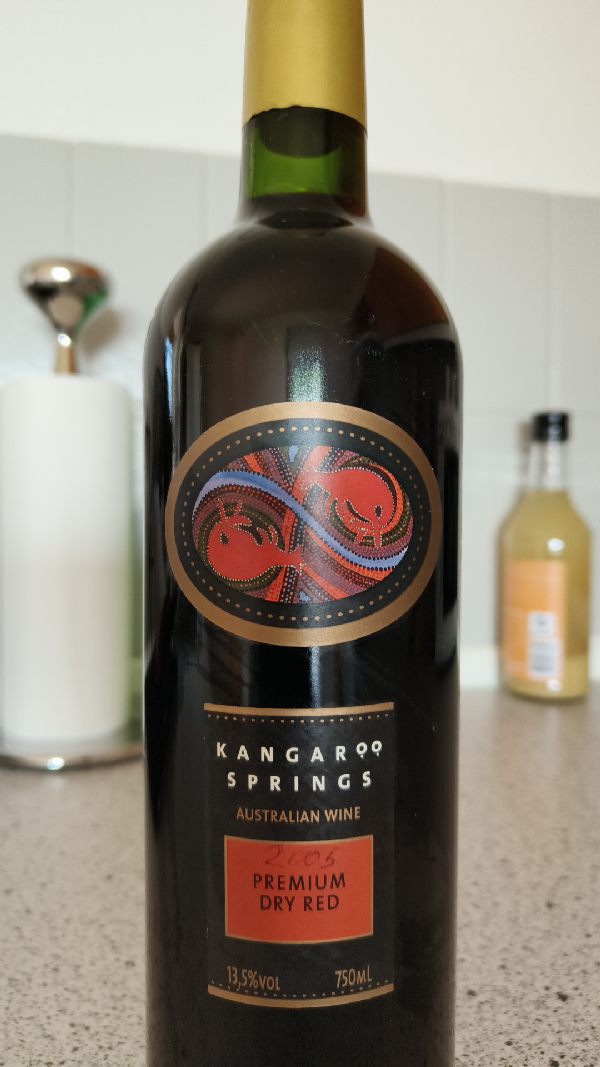 Kangaroo Springs Premium Dry Red - Image 1