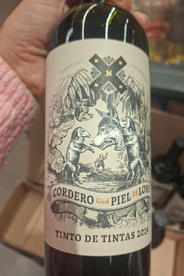 Cordero con Piel de Lobo Tinto de Tintas - Image 1