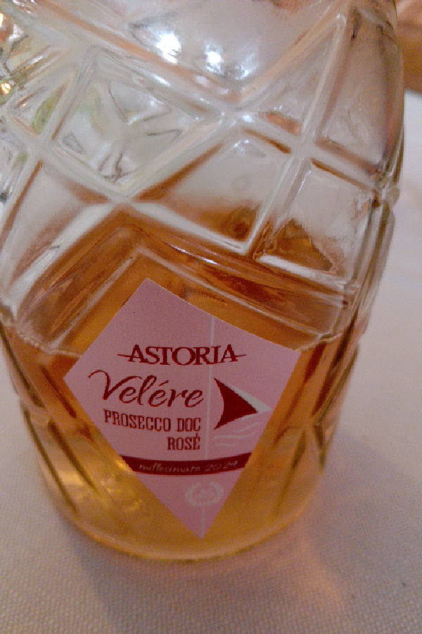 Velére Prosecco DOC Rosé Millesimato - Image 1