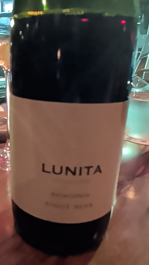 Lunita Pinot Noir - Image 1