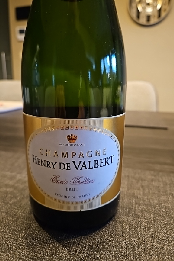 Champagne Henry de Valbert Cuvée Tradition Brut - Image 1