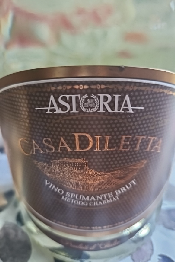 Casa Diletta Spumante Brut - Image 1