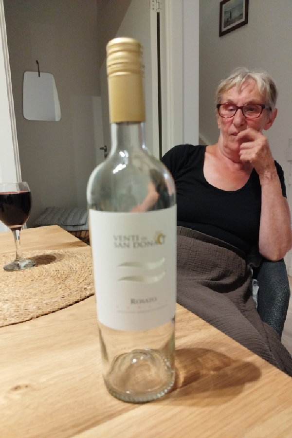 Donna Miolanne Vino Rosato - Image 1