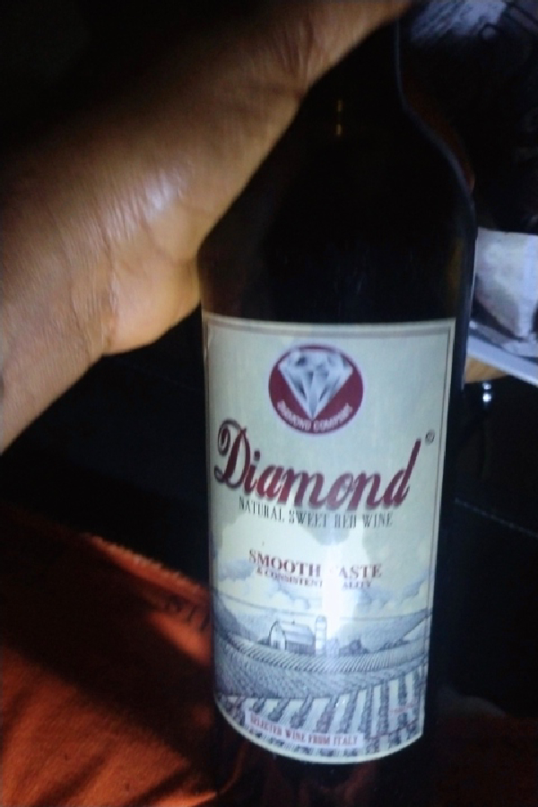 Diamond Natural Sweet Red Wine - Image 1
