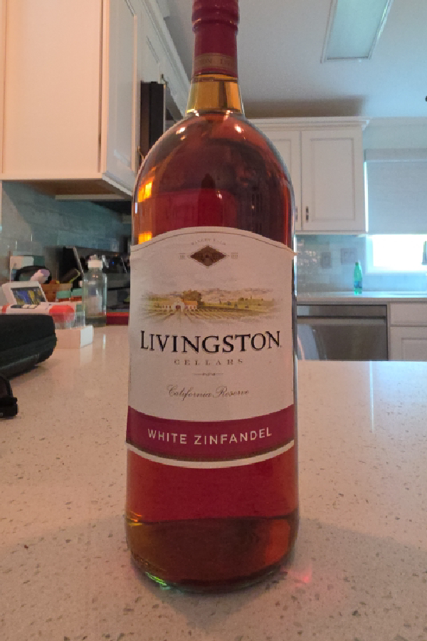 California Reserve White Zinfandel - Image 1