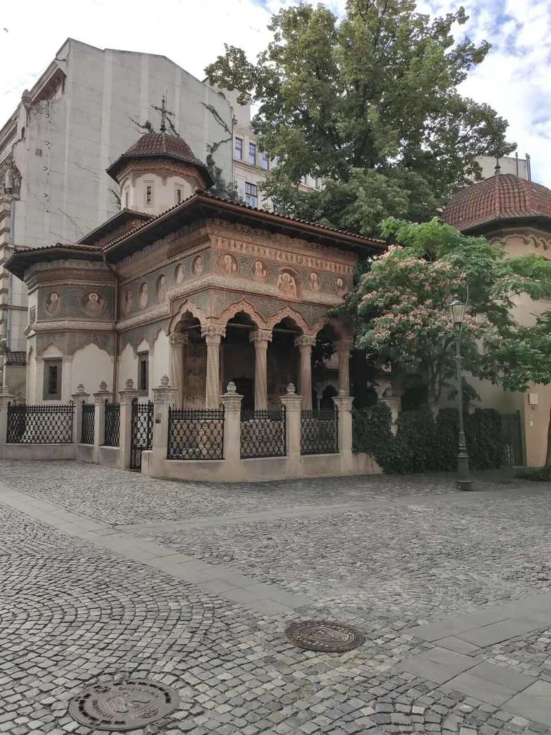 Old Town Bucharest, photo 2 of 5