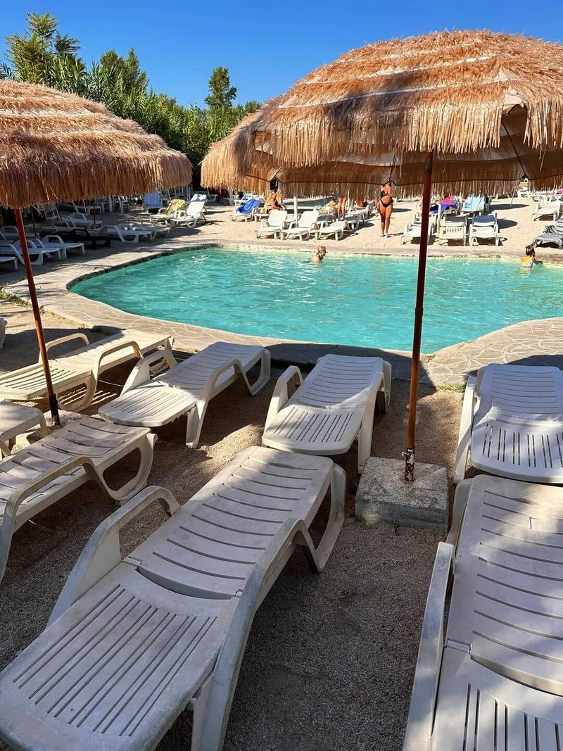 Thermal pools, photo 3 of 4