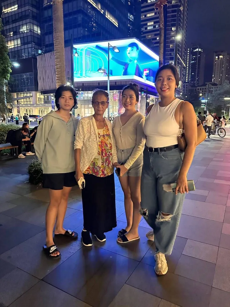 Family fun in BGC, photo 3 of 3