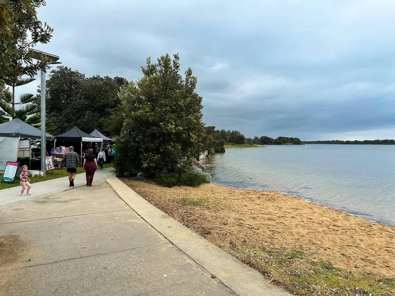 Exploring Nanna & Pops "Lakes Entrance", photo 1 of 2