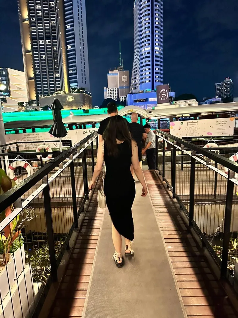 First night in Bangkok and exploring, photo 1 of 5