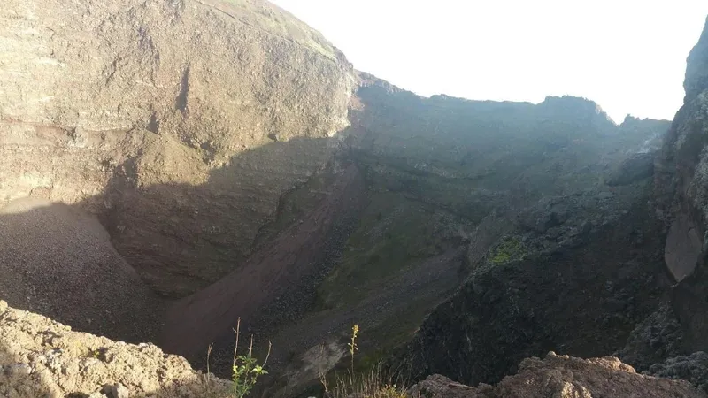 Vesuvio Volcano, photo 1 of 3