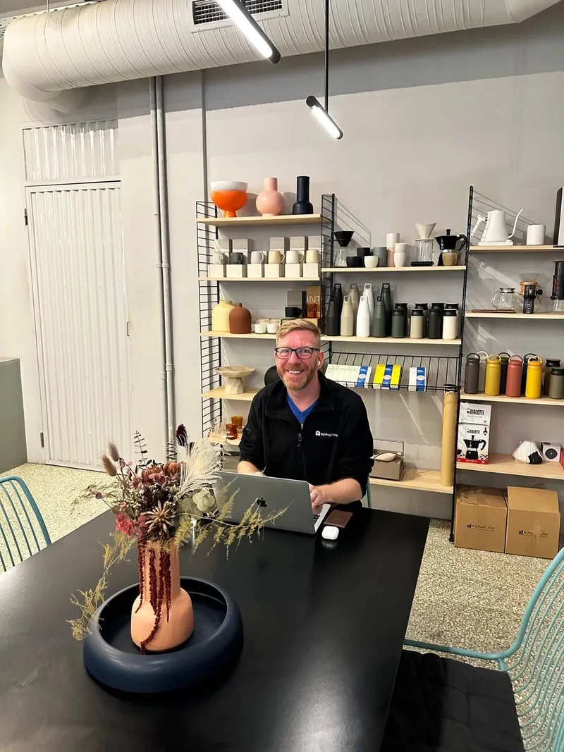 A cool little spot for some work, photo 3 of 3