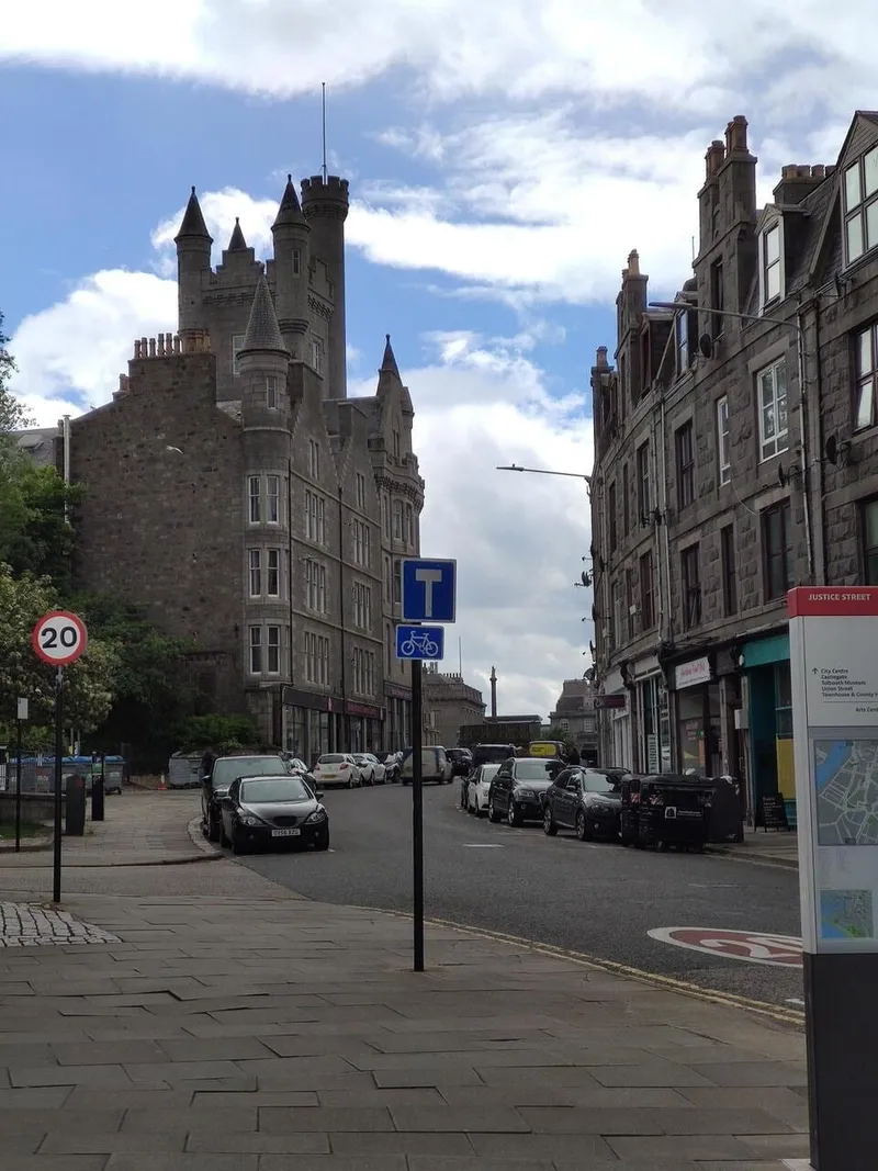 Aberdeen, photo 1 of 9