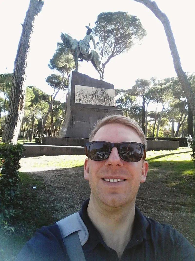 Walking around Villa Borghese, photo 1 of 3