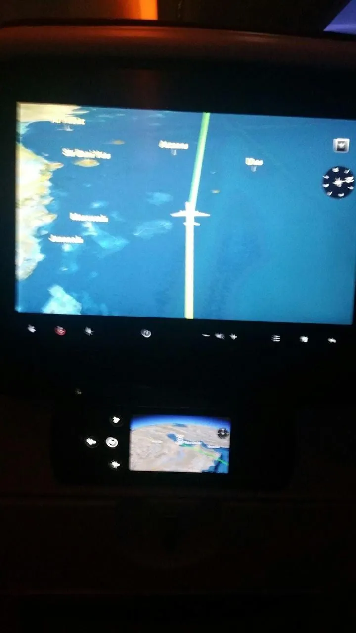 Qatar Airlines QR915, photo 3 of 4