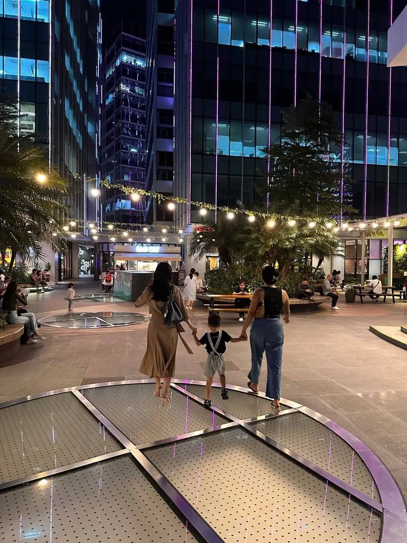 Family fun in BGC, photo 2 of 3