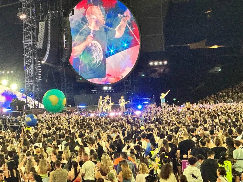 Coldplay concert was amazing, photo 3 of 7