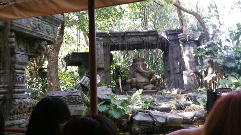 Disneyland!, photo 12 of 44