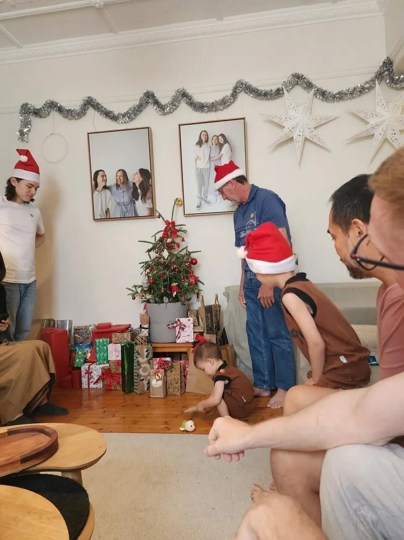 Christmas Day, photo 6 of 8