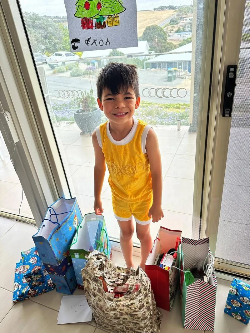 Belated Christmas in Encounter Bay, photo 1 of 5