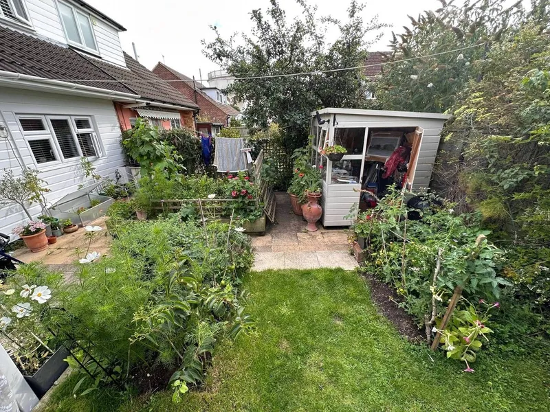 Visiting family in Maldon, photo 3 of 5
