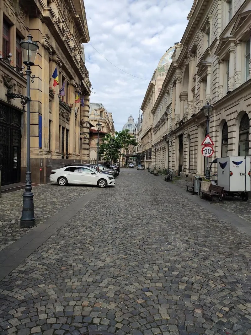 Old Town Bucharest, photo 4 of 5