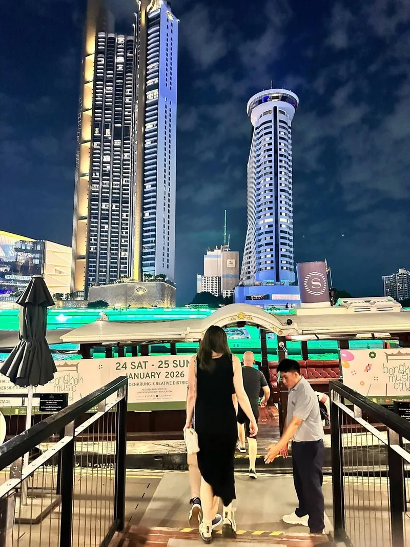 First night in Bangkok and exploring, photo 2 of 5