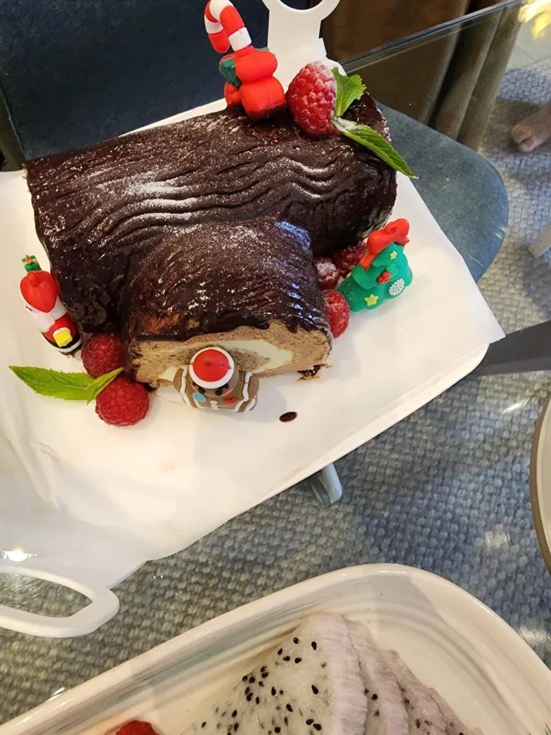 Christmas Day, photo 7 of 8
