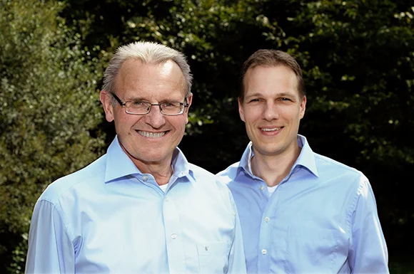 5572-Brueninghoff-10-Herr-Brueninghoff-und-Roggenkamp-im-Hemd-1