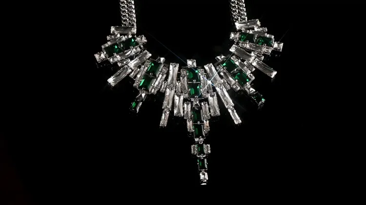 Royal Greens Unique Necklace