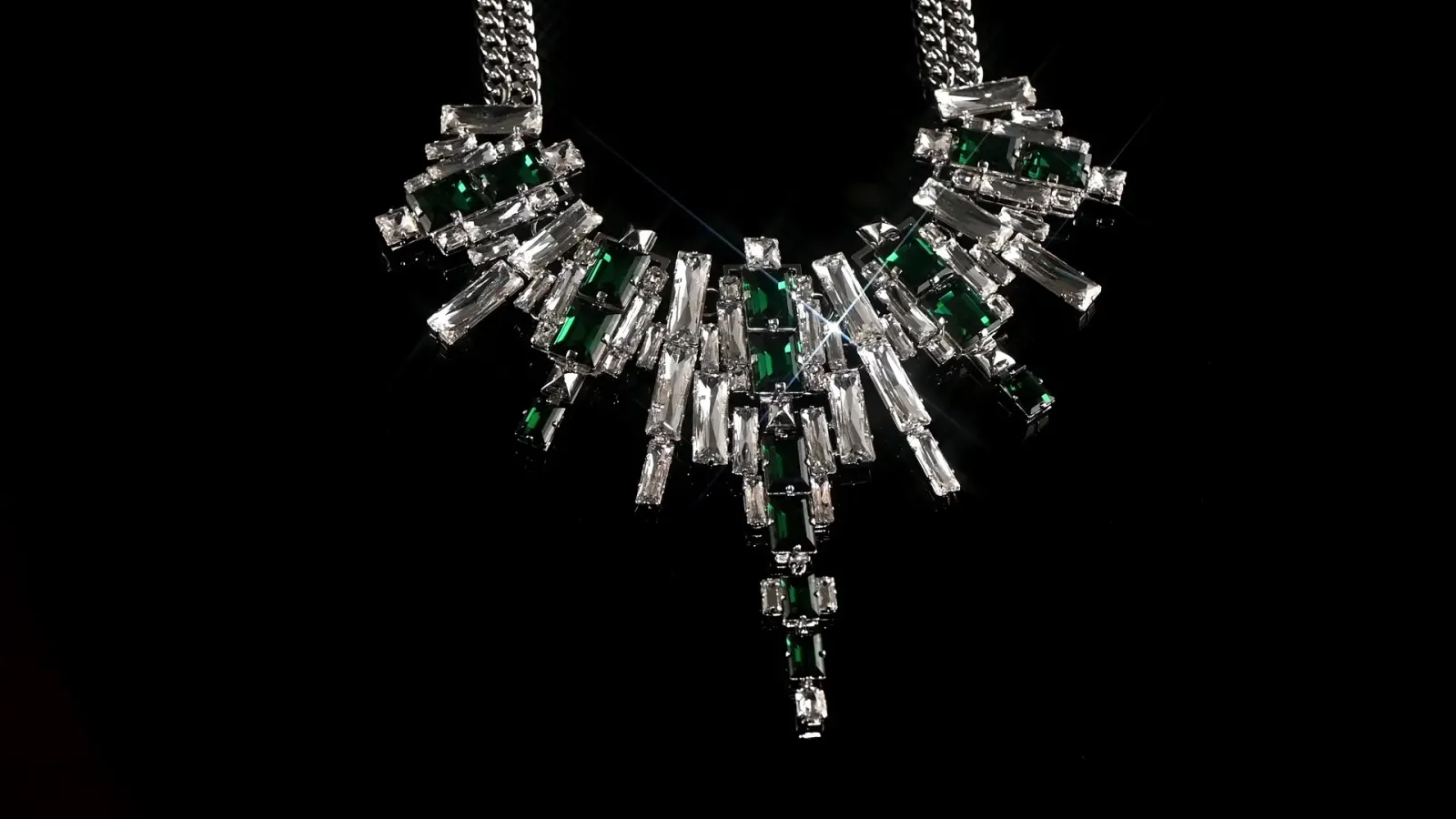 Royal Greens Necklace Limited Edition