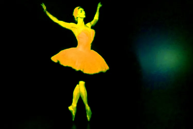 BLACK SWAN 54