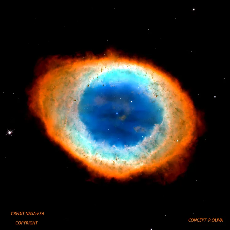 THE RING NEBULA M 57  IN THE LYRE CONSTELLATION