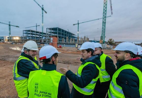 Mañueco pone al nuevo Hospital de Aranda como ejemplo de infraestructuras sanitarias de vanguardia