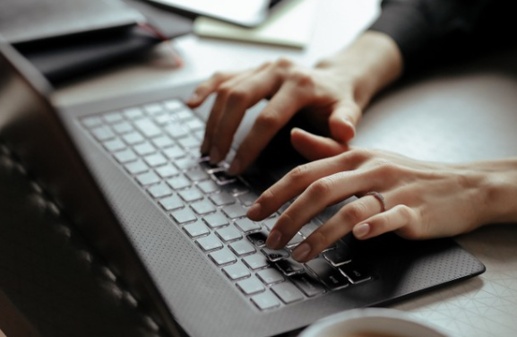 Sociedad y Vida Burgos: Las 10 claves para cumplir responsablemente con el teletrabajo este verano