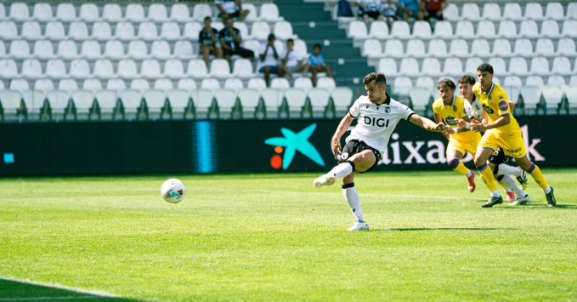Fútbol Burgos: El Burgos CF cierra la pretemporada con un empate frente al Valladolid (2-2)