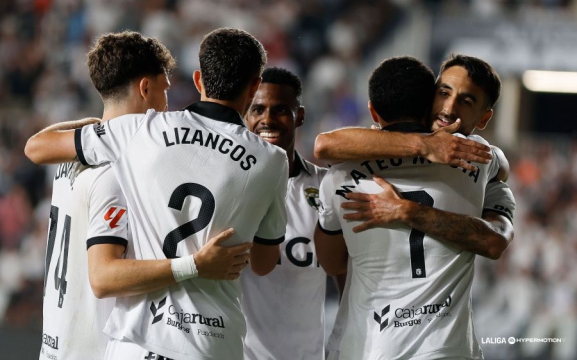 Fútbol Burgos: 5-1 Un Burgos CF brillante se estrena con recital ante la Cultural