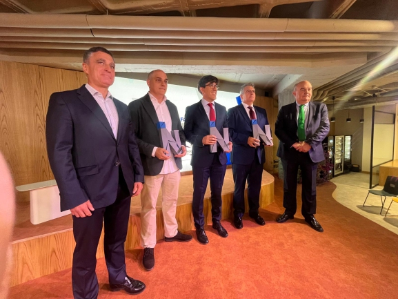 FAE y Fundación Caja de Burgos premian la innovación en el ámbito empresarial