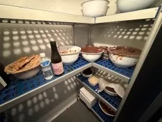 GALERÍA |  Suciedad, basura y ratones: así ha quedado el Monasterio de Belorado tras el desahucio